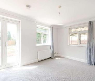 Tolworth Park Road, Surbiton, KT6 - Photo 2