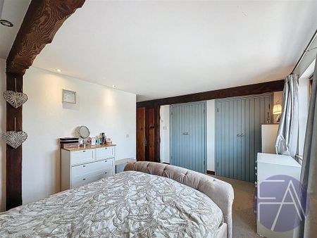 5 bedroom detached house to rent - Photo 2