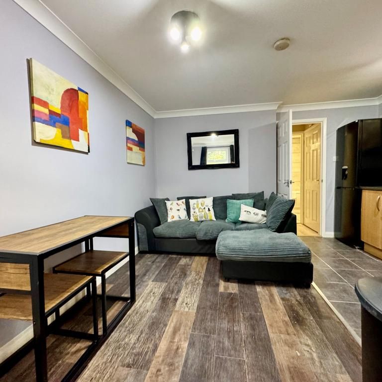 1 bedroom flat to rent - Photo 1