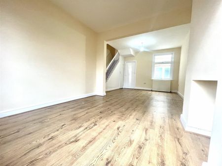 3 Bedroom House - Terraced To Let - Photo 4