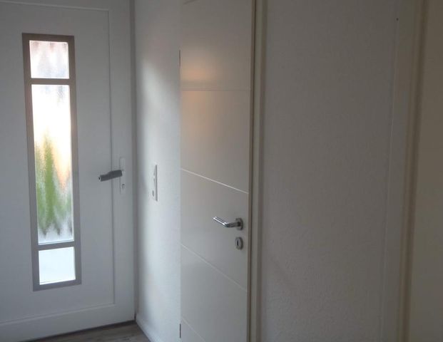 3 ZKB mit Terrasse als Doppelhaushälfte - Photo 1