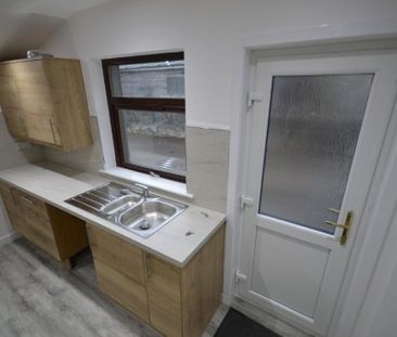 2 bedroom semi-detached house to rent - Photo 5