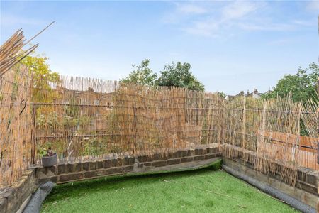 5 bedroom terraced house to rent - Photo 2