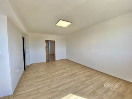 Velmi hezký byt po rekonstrukci ve vyhledávané lokalitě. - Фото 3