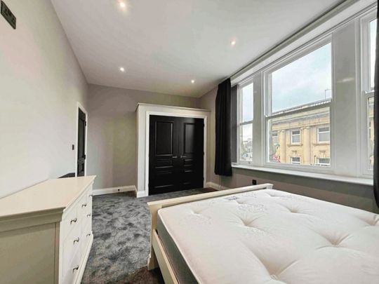 1 bedroom Flat To Let - Photo 1