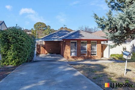 Beautifully Presented Home - Photo 4