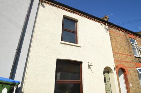 2 bedroom terraced house to rent - Photo 4