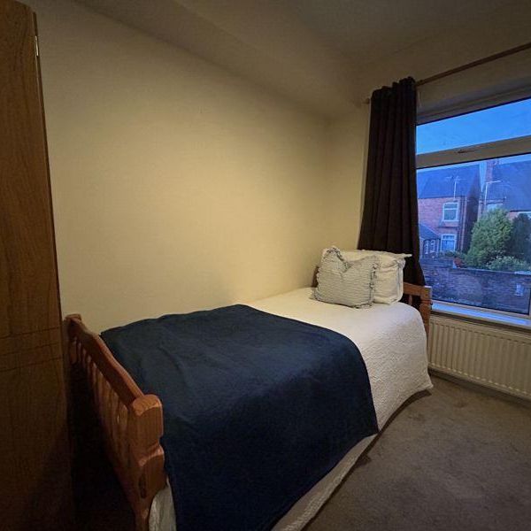 1 bedroom in a house share to rent - Photo 1