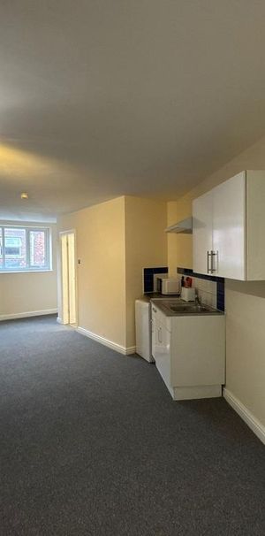 Studio to rent - Photo 1