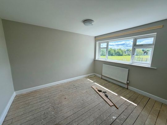 3 Bed Terraced House, Dawlish Close, SK7 - Photo 1