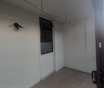 Freshly renovated 2 bedrooms - Photo 6