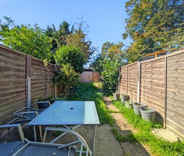 3 bedroom terraced house to rent - Photo 6