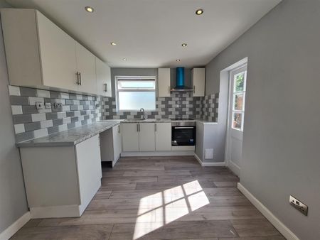 Riley Road, Enfield EN3, London - Photo 5
