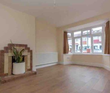 Beautiful 4/5 Bed house to let for £3500 in Wembley HA9 Available 7... - Photo 1
