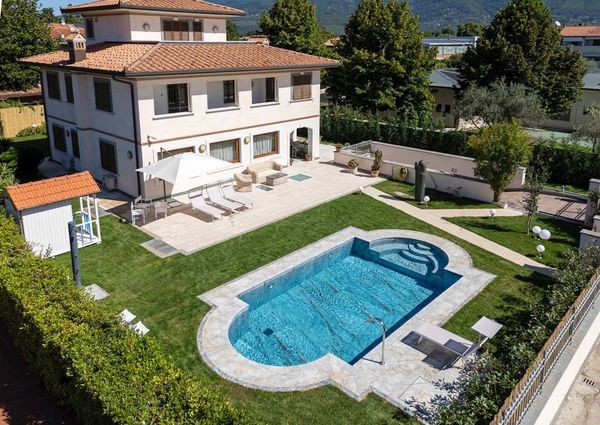 via Pietro neni, 7, Forte dei Marmi, Tuscany 55042