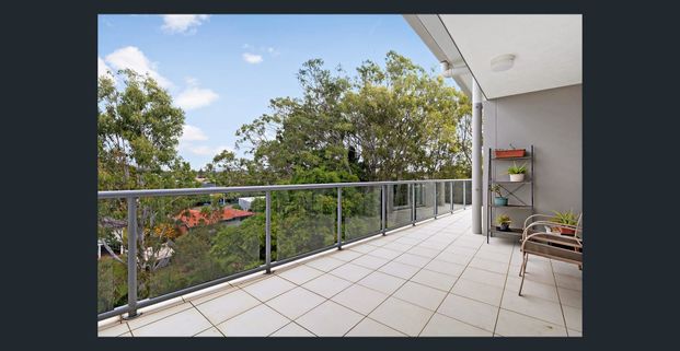 Top-Floor 2-Bedroom Unit with Bay Views in Shore Line View - Photo 1