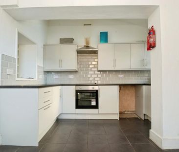 3 bedroom terraced house to rent - Photo 6