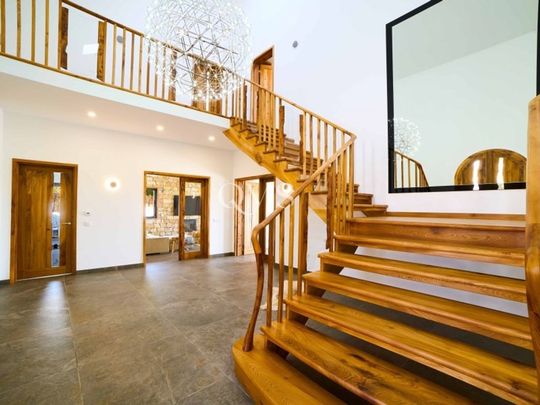 5 room luxury Villa for rent in Faro, Distrito de Faro - Photo 1