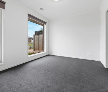 3 Midmar Terrace Thornhill Park VIC - Photo 6