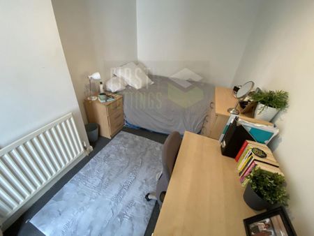 4 bedroom terraced house to rent - Photo 2