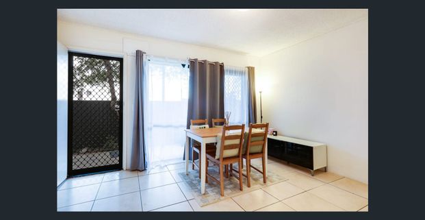 Two-bedroom unit in prime Southport location - Photo 1