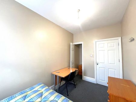 5 Bed Flat, Belvoir Road, BS6 - Photo 4