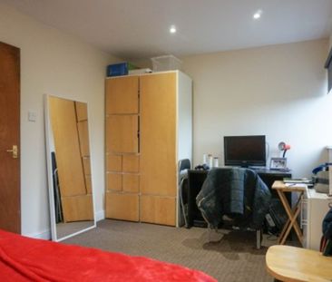 5 Bedroom Flat for rent in Ash Road - Photo 4