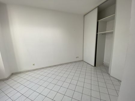 T3 A LOUER / TOULON BASSE VILLE - Photo 2