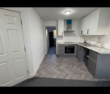 1 Bed Flat, Birmingham, B11 - Photo 5