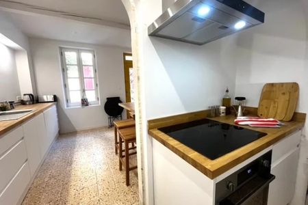 Maison de ville 3 pièces meublée en centre historique - Photo 5