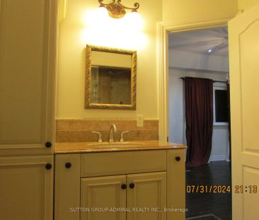 Detached Home For Lease | N9244900 - Photo 2