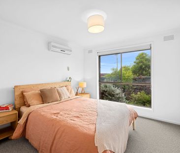 Immaculate Family Home - Peaceful Pocket - Photo 3