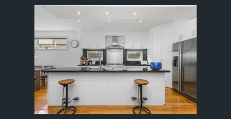 Exceptional Family Living in the Heart of Newport - Photo 5