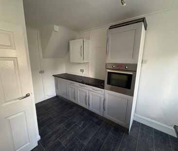 2 bedroom terraced house to rent - Photo 6