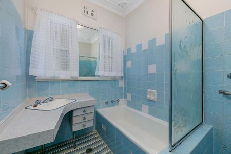 Charming Family Home in Sought-After Bankstown - Photo 3