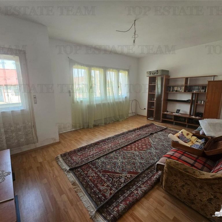 Vila spatioasa 525metri totali de inchiriat in centru Bolint - Fotografie 1