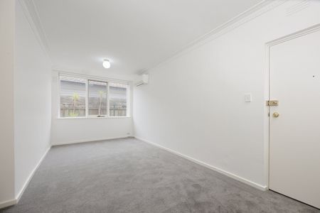 2/114 Smith Street, Thornbury VIC 3071 - Photo 2