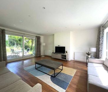 Parklands, RH8 - Photo 1