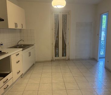 t3 les milles terrasse 1060 euros - Photo 3