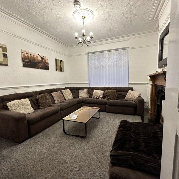 1 bedroom in a house share to rent - Photo 1