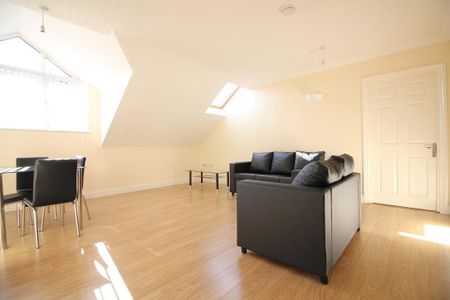 Bennetts Yard, Uxbridge - Photo 3