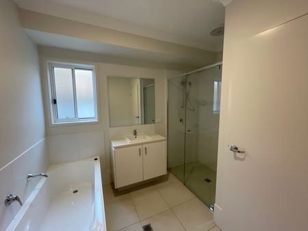 26 Mallow Court, Collingwood Park QLD 4301 - House For Rent | Domain - Photo 4