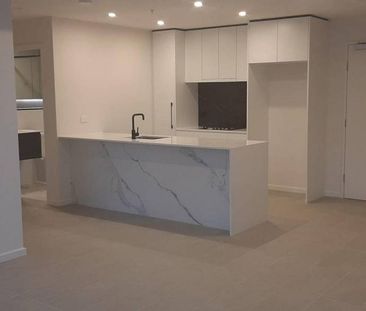 Brand New Smart Living Superb 2-bed Apartment - Photo 3
