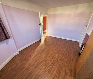 4 bedroom semi-detached house to rent - Photo 4