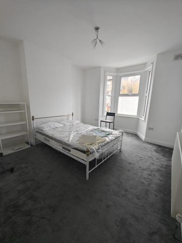 3 bedroom detached house to rent - Photo 2