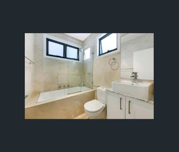 The perfect combination of location and luxury all in one with this... - Photo 3