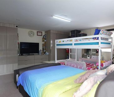 6 bedroom house to rent - Photo 1