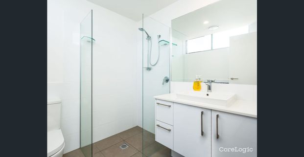 Executive living in the Heart of Bundall - Photo 1