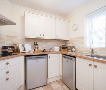 TO RENT - Birch Court, 44 Sway Road, Morriston, Swansea, West Glamorgan, SA6 6HU - Photo 6