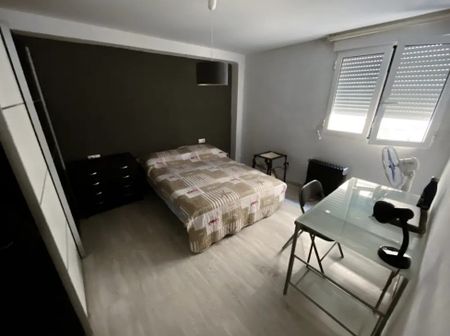 Carrer de lArquitecte Arnau, Valencia, Valencian Community 46020 - Photo 4